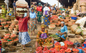 Nigeria’s food inflation surpasses headline rate for first time in eight months